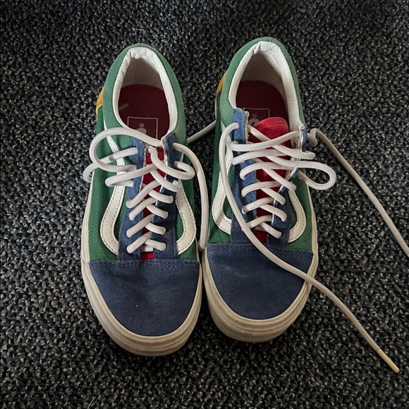 Vans - Picture 3 of 4